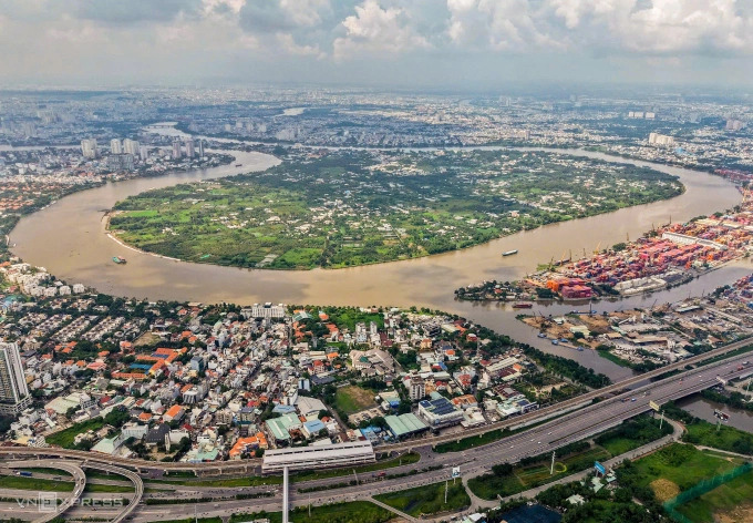 Bán đảo Thanh Đa được bao quanh bởi sông Sài Gòn, gần tuyến Metro số 1